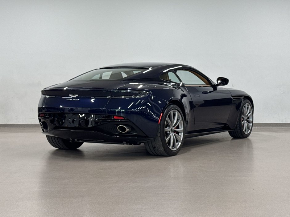 2018 Aston Martin DB11 V12 Coupe-7