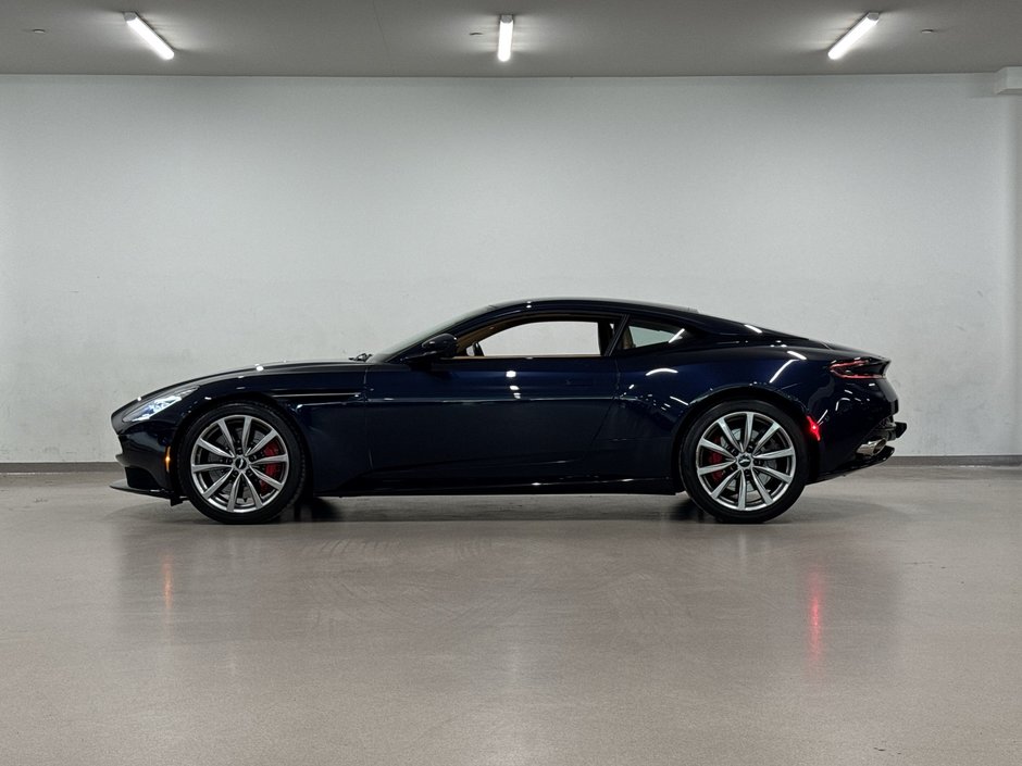 2018 Aston Martin DB11 V12 Coupe-11