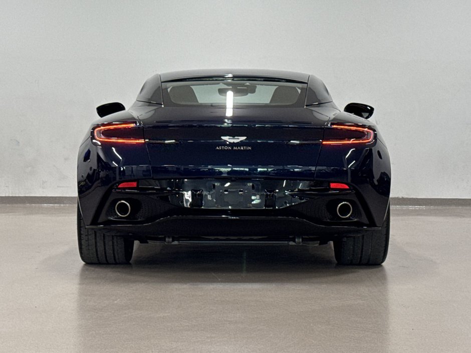 2018 Aston Martin DB11 V12 Coupe-12