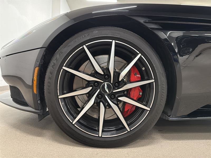 2019 Aston Martin DB11 V8 Volante-16