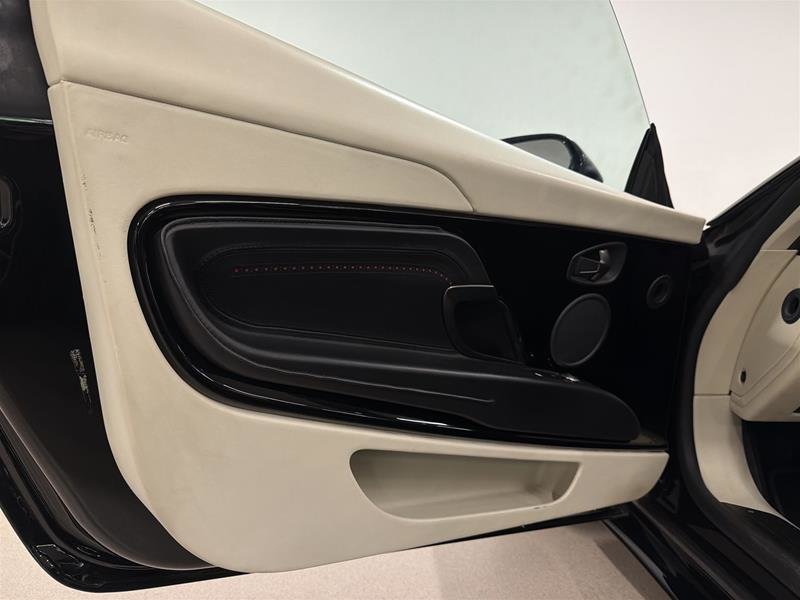 2019 Aston Martin DB11 V8 Volante-6