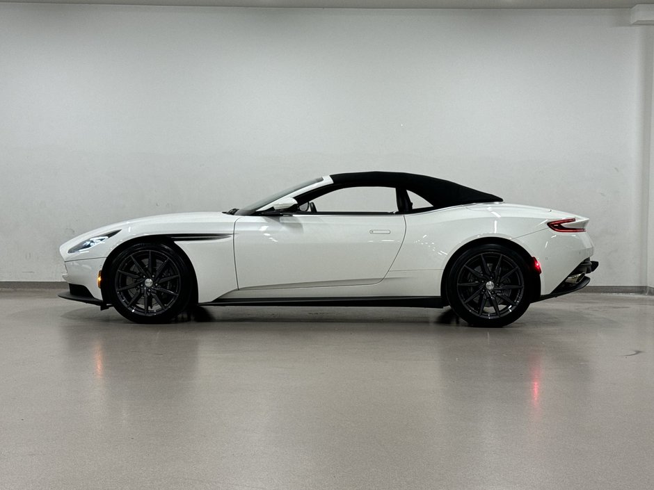 Aston Martin DB11 V8 Volante 2020-11