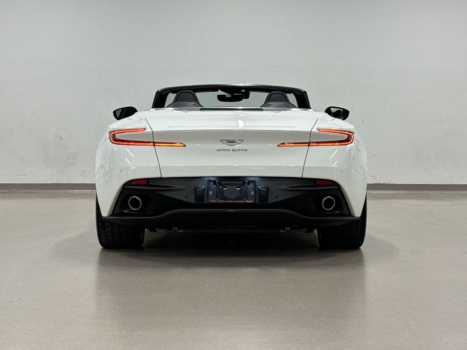 Aston Martin DB11 V8 Volante 2020-12