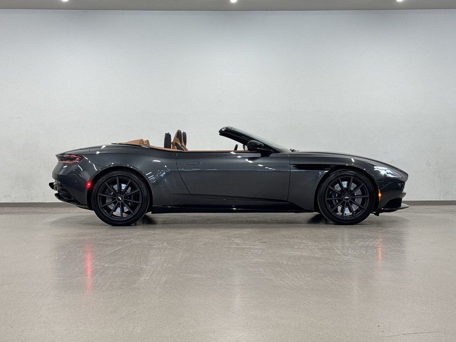 Aston Martin DB11 V8 Volante 2022-10