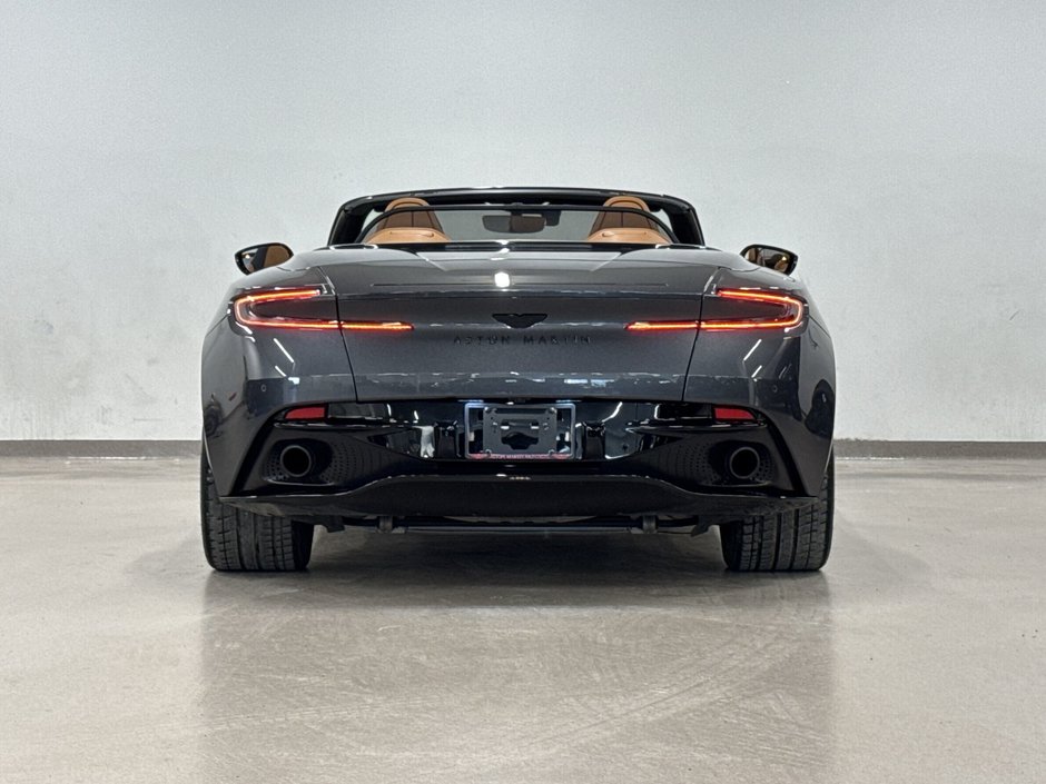 Aston Martin DB11 V8 Volante 2022-12