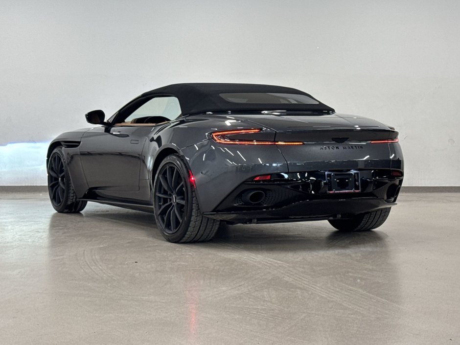 Aston Martin DB11 V8 Volante 2022-13