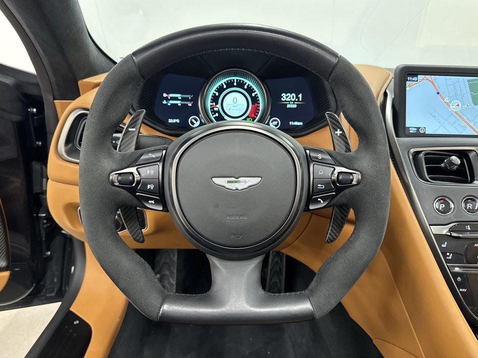 Aston Martin DB11 V8 Volante 2022-19