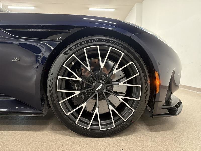 Aston Martin DB12 V8 S Coupe 2026-16
