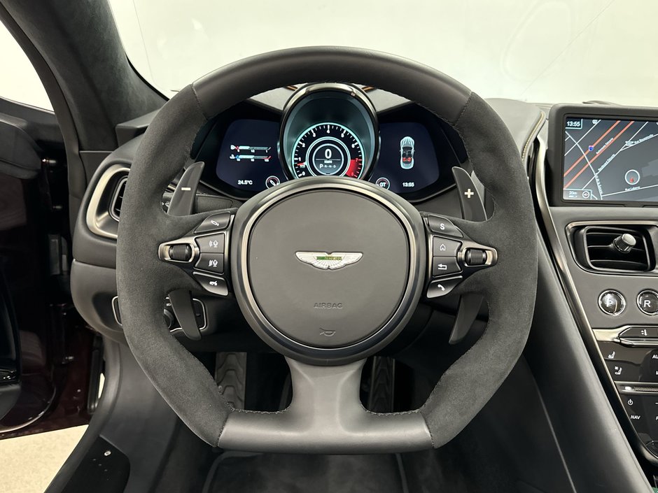 Aston Martin DBS Volante 2022-19