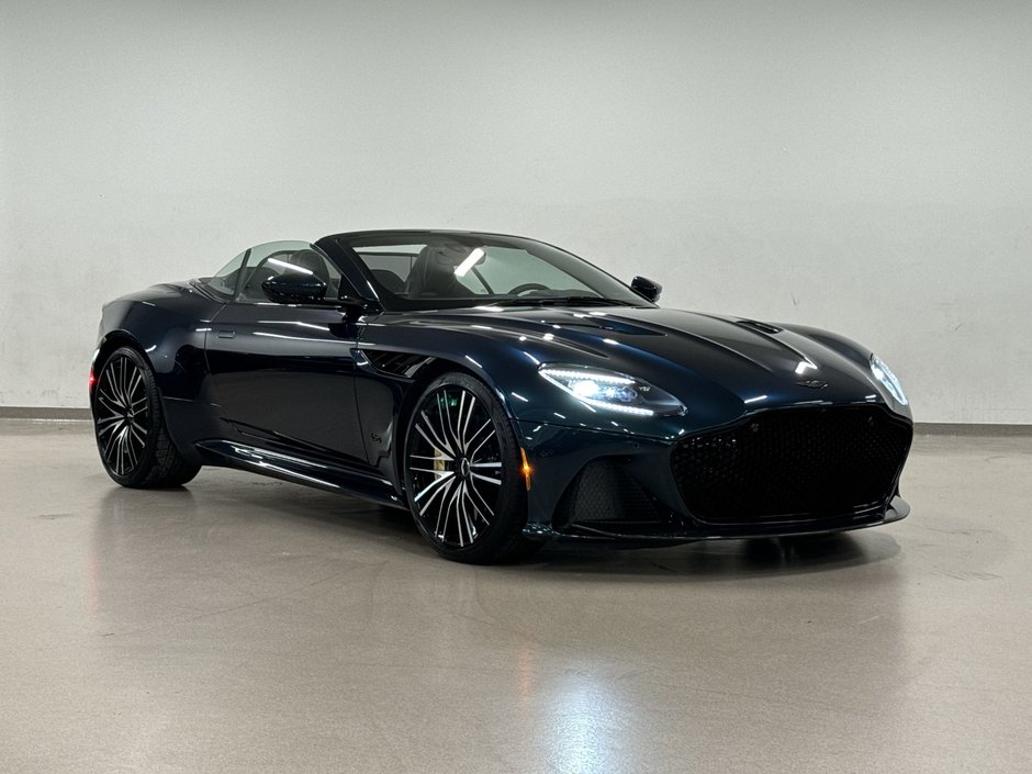 Aston Martin DBS Volante 2022-1