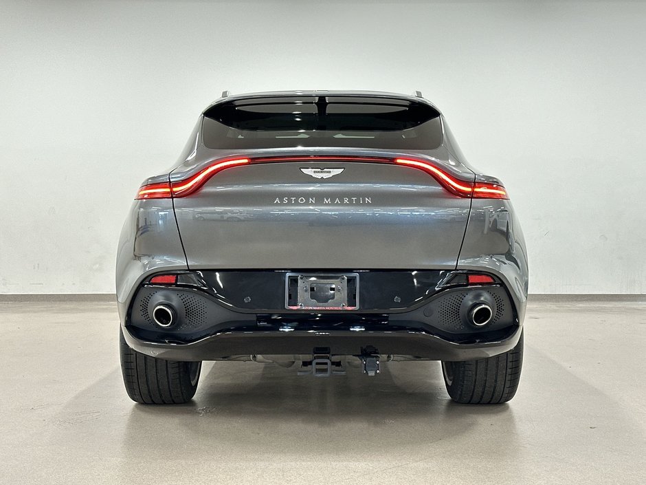 Aston Martin DBX  2021-12