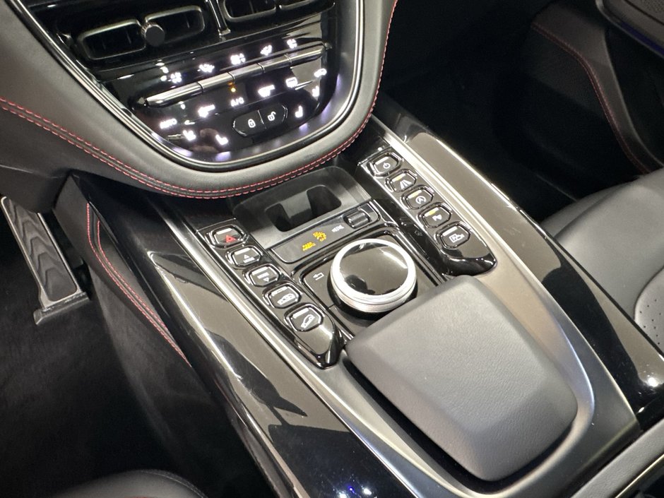 2021 Aston Martin DBX-20