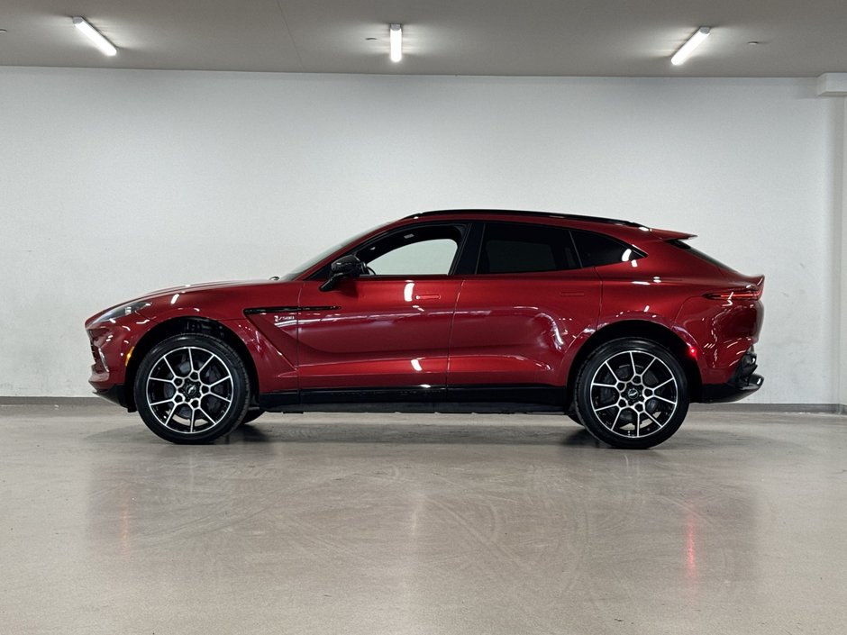 2021 Aston Martin DBX-11