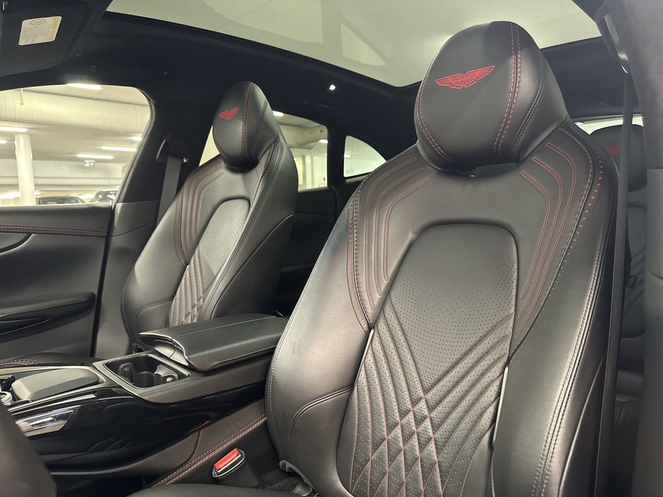 2021 Aston Martin DBX-15