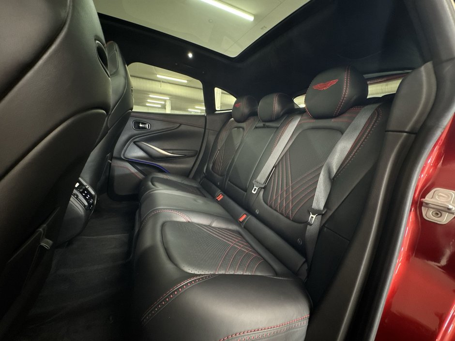 2021 Aston Martin DBX-22