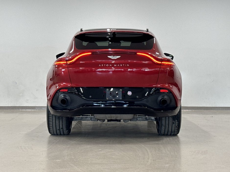 2021 Aston Martin DBX-12