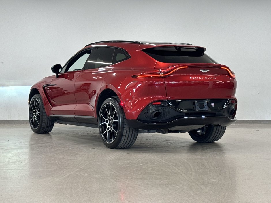 2021 Aston Martin DBX-5