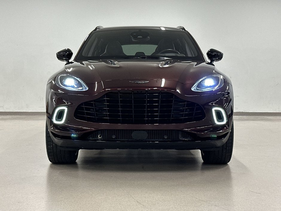 Aston Martin DBX  2021-2