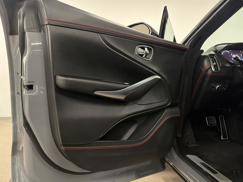 2021 Aston Martin DBX-6