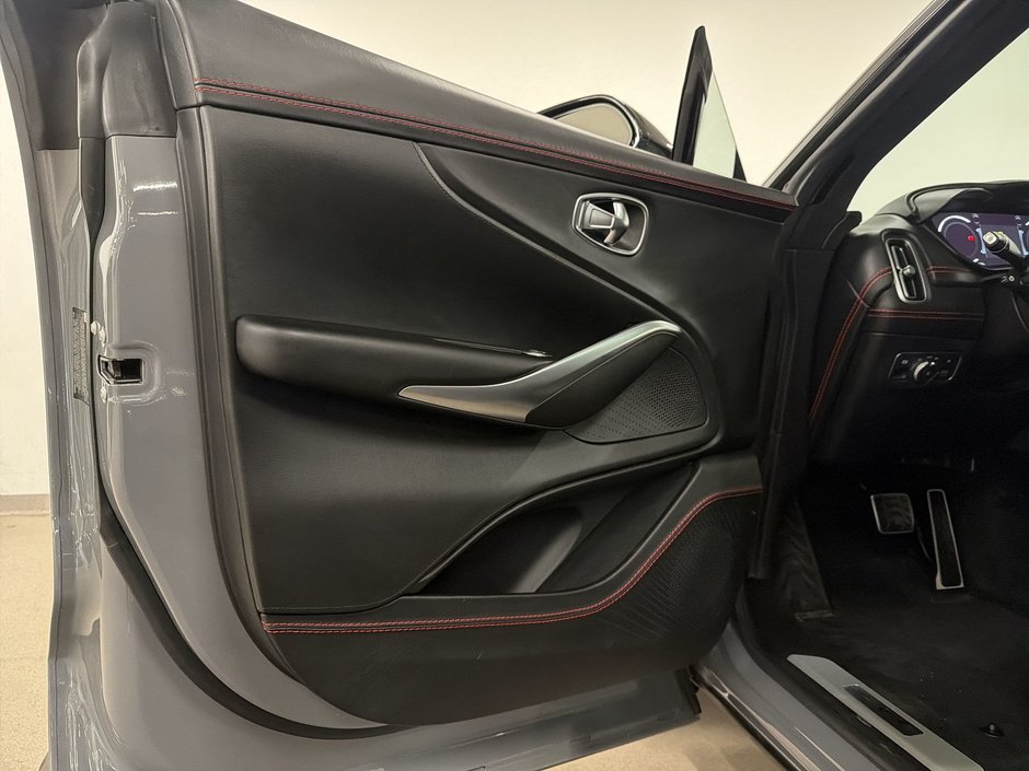2021 Aston Martin DBX-14