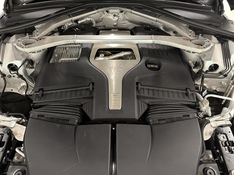 Aston Martin DBX  2021-18