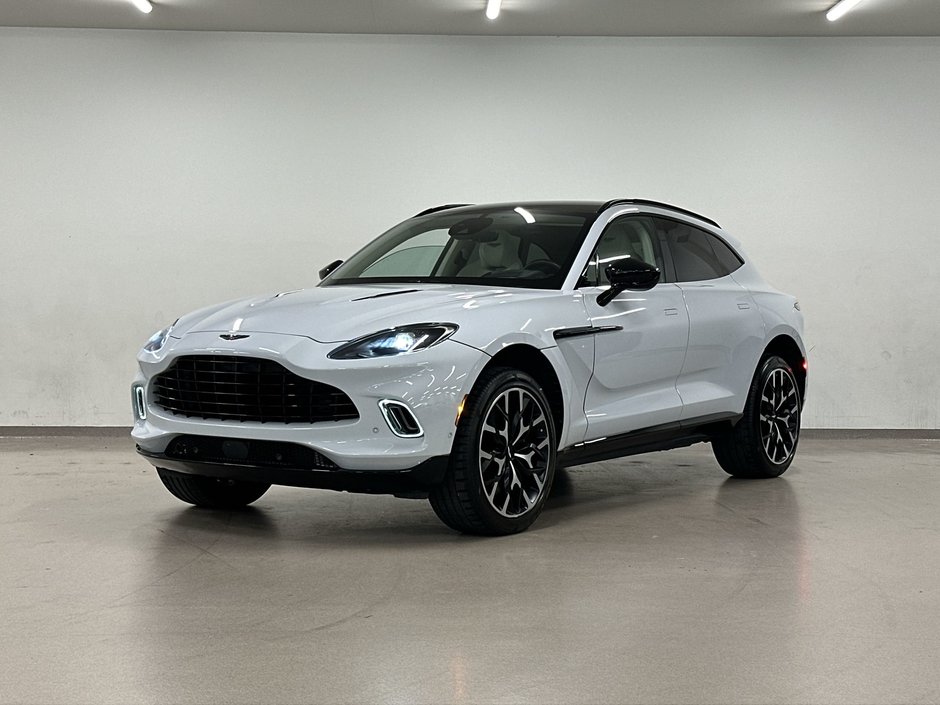 Aston Martin DBX  2022-3