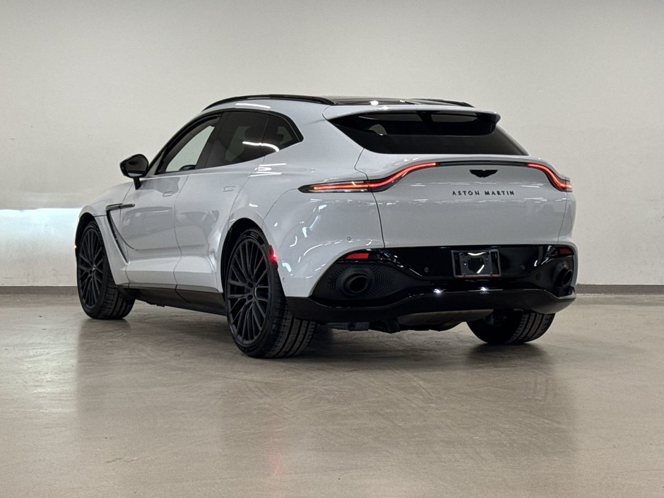 Aston Martin DBX  2022-5