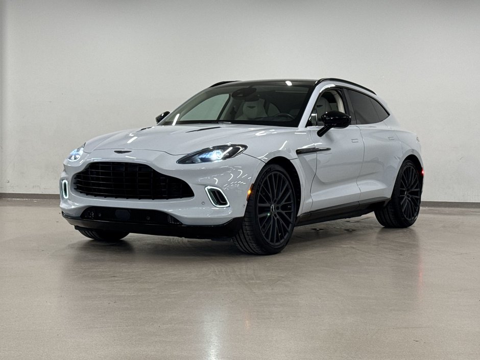 Aston Martin DBX  2022-3