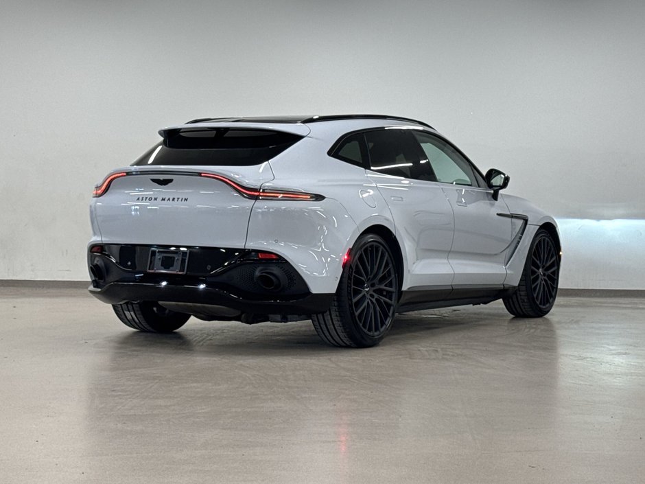 Aston Martin DBX  2022-7