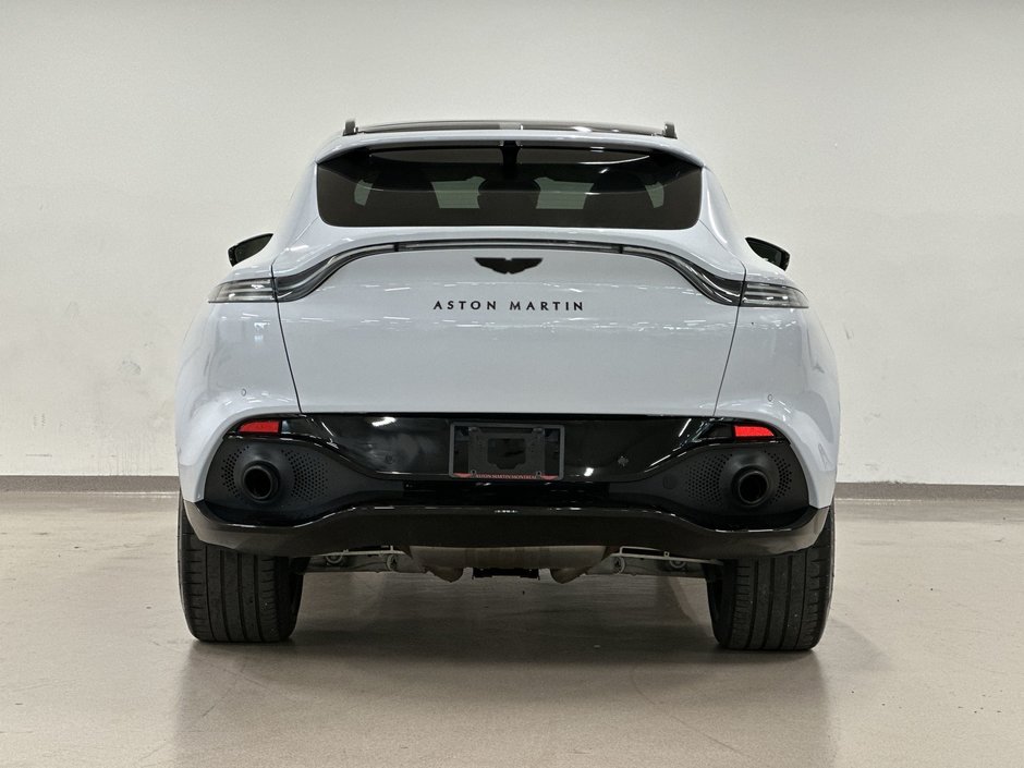 Aston Martin DBX  2022-12