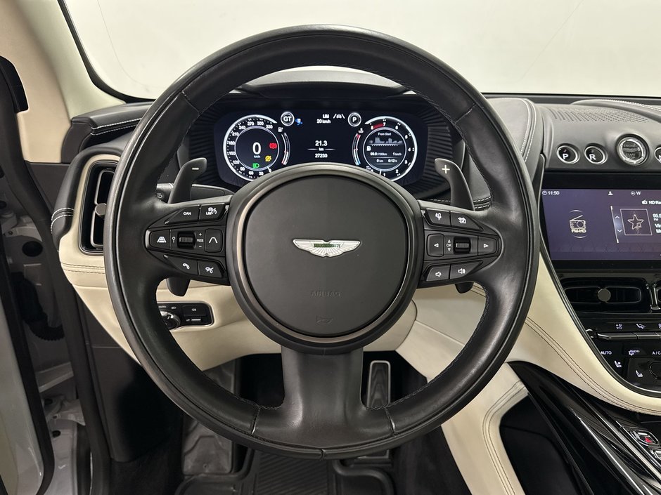 Aston Martin DBX  2022-18