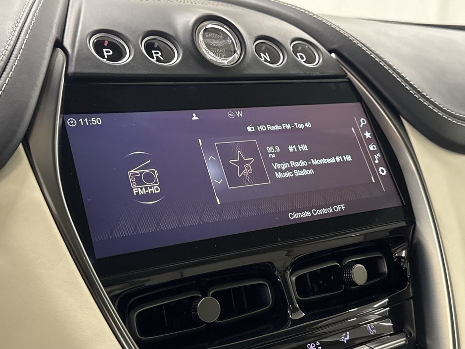 Aston Martin DBX  2022-17