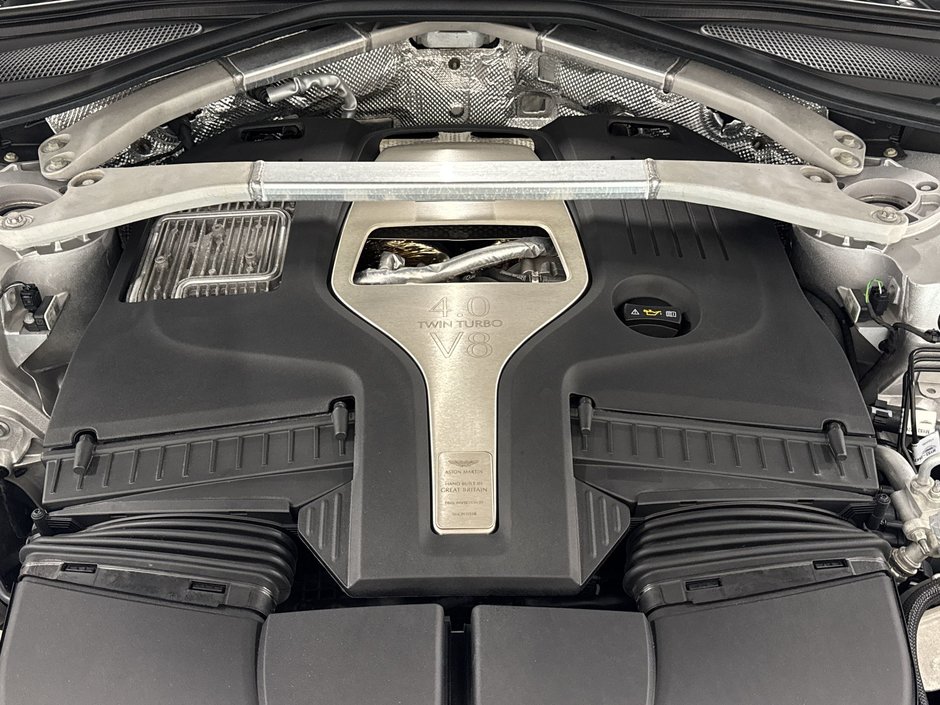 Aston Martin DBX  2022-24