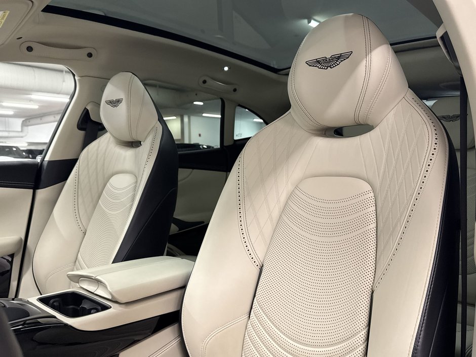 Aston Martin DBX  2022-14
