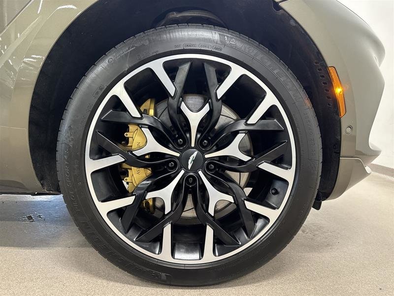 2022 Aston Martin DBX-19