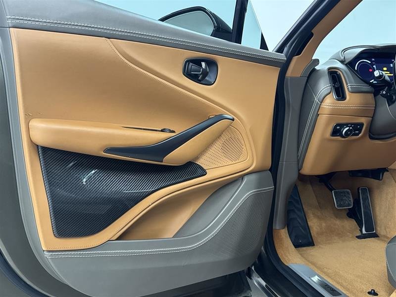 2022 Aston Martin DBX-7