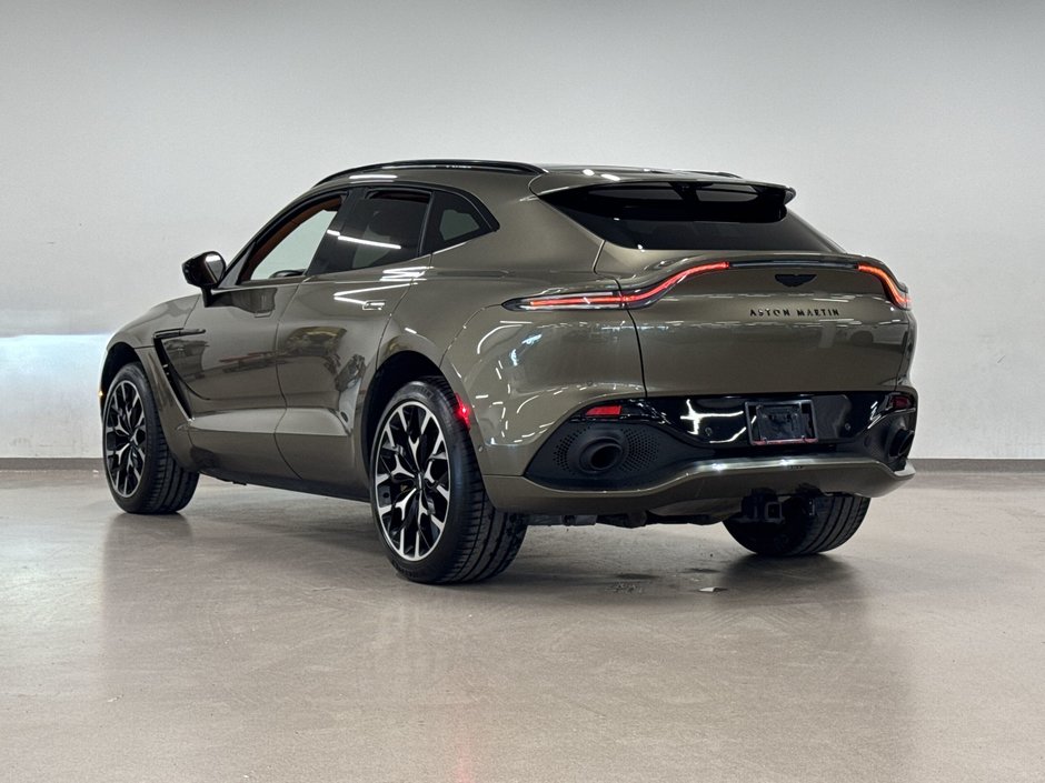 2022 Aston Martin DBX-5