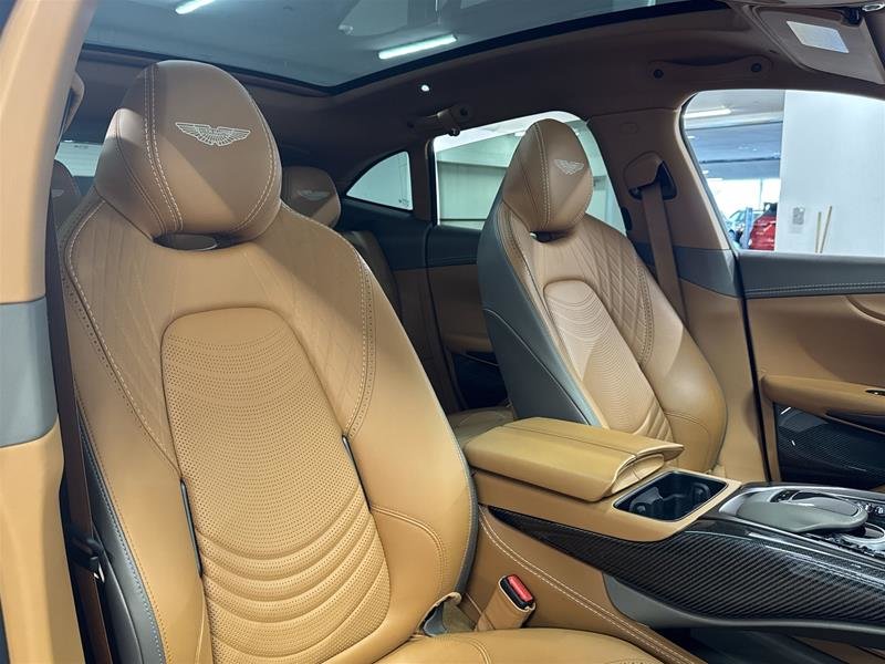 2022 Aston Martin DBX-17