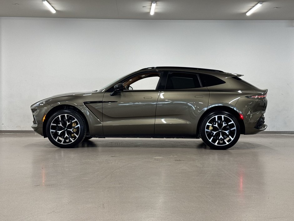2022 Aston Martin DBX-4