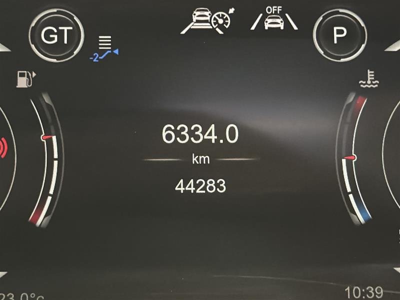 Aston Martin DBX  2023-8