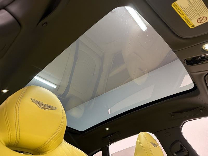 Aston Martin DBX  2023-11