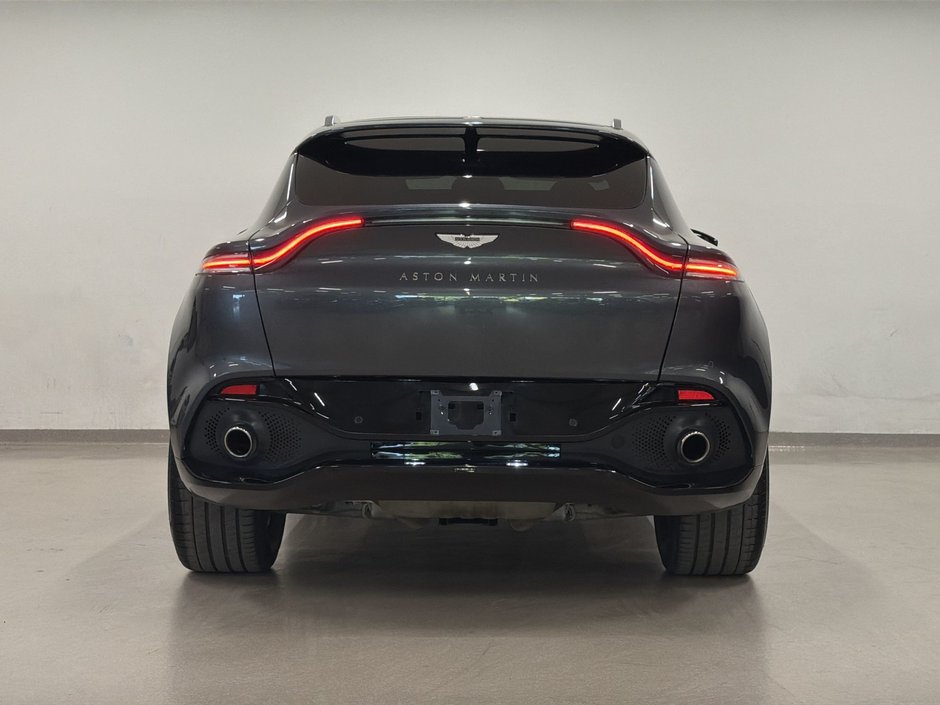 Aston Martin DBX  2023-6