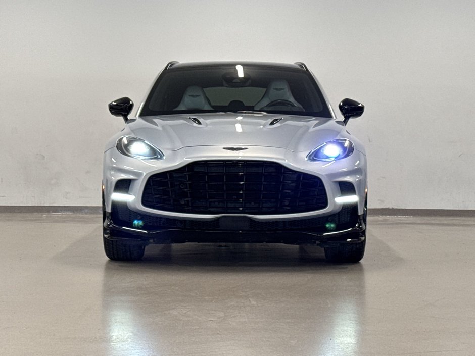 Aston Martin DBX707 707 2023-9