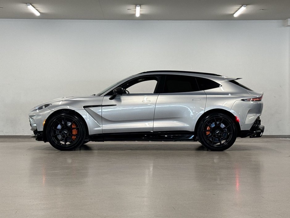 Aston Martin DBX707 707 2023-11