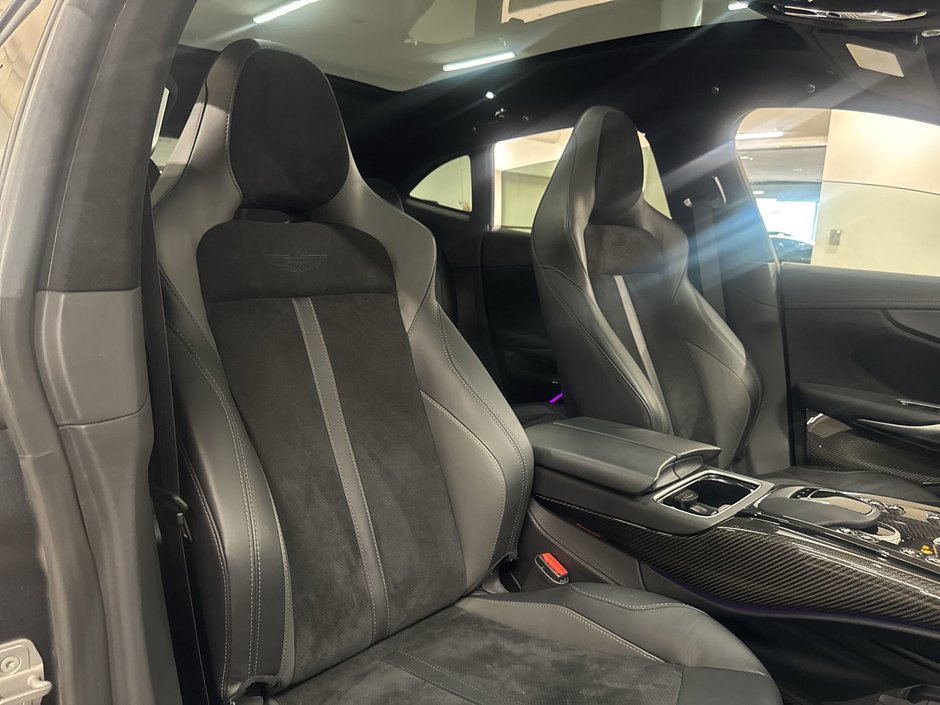 Aston Martin DBX707 707 2023-24