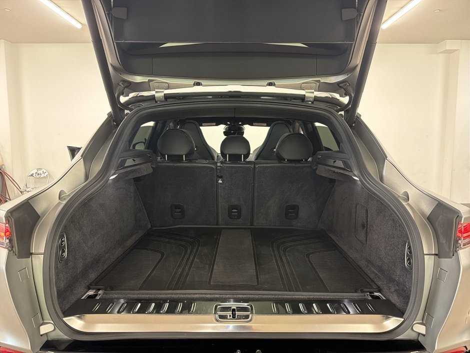 Aston Martin DBX707 707 2023-23