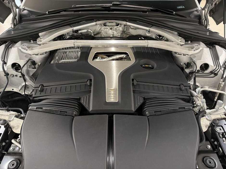 Aston Martin DBX707 707 2023-25