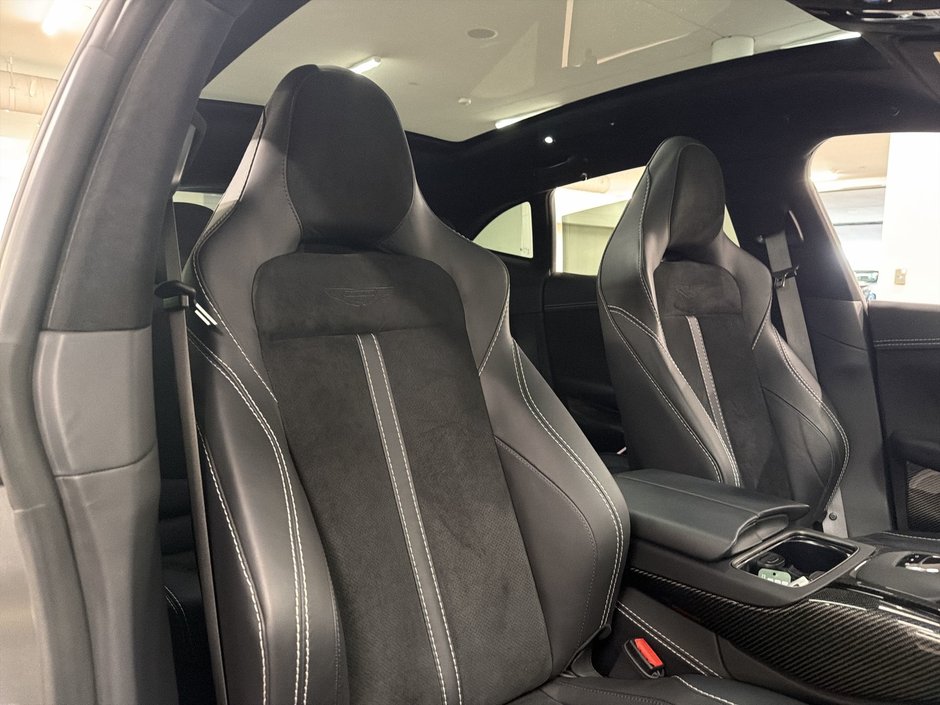 Aston Martin DBX707 707 2023-24