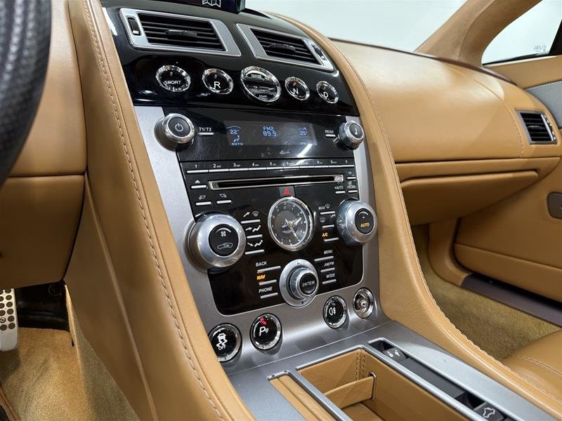 2013 Aston Martin V8 Vantage Roadster Sportshift-12