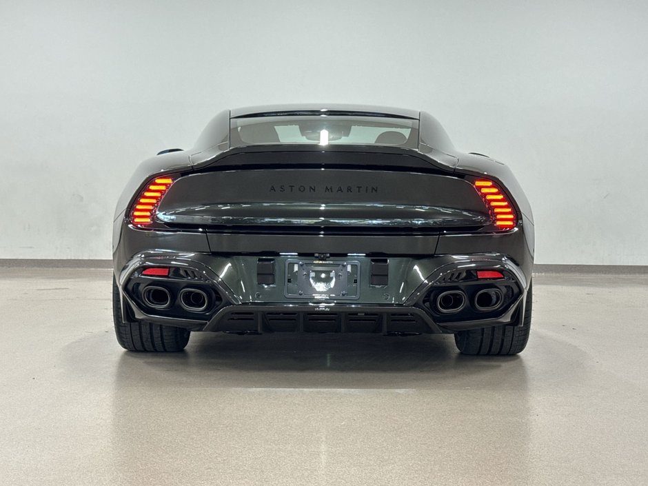 Aston Martin Vanquish  2025-6